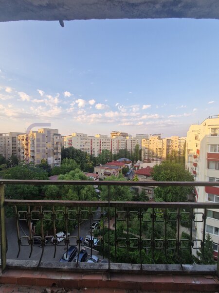 Tineretului, Spatiu comercial- birou.  2 camere decomandat, 67 mp.
